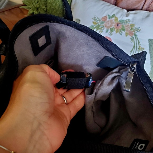 Babau Large Black Seatbeat Anti Theft Backpack with Interior Light - Picture 8 of 16